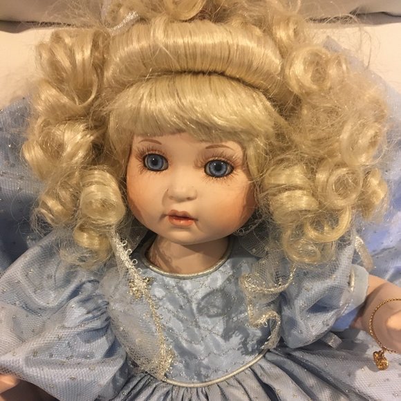 Vintage Marie Osmond Millennial Angel Doll - Picture 2 of 14